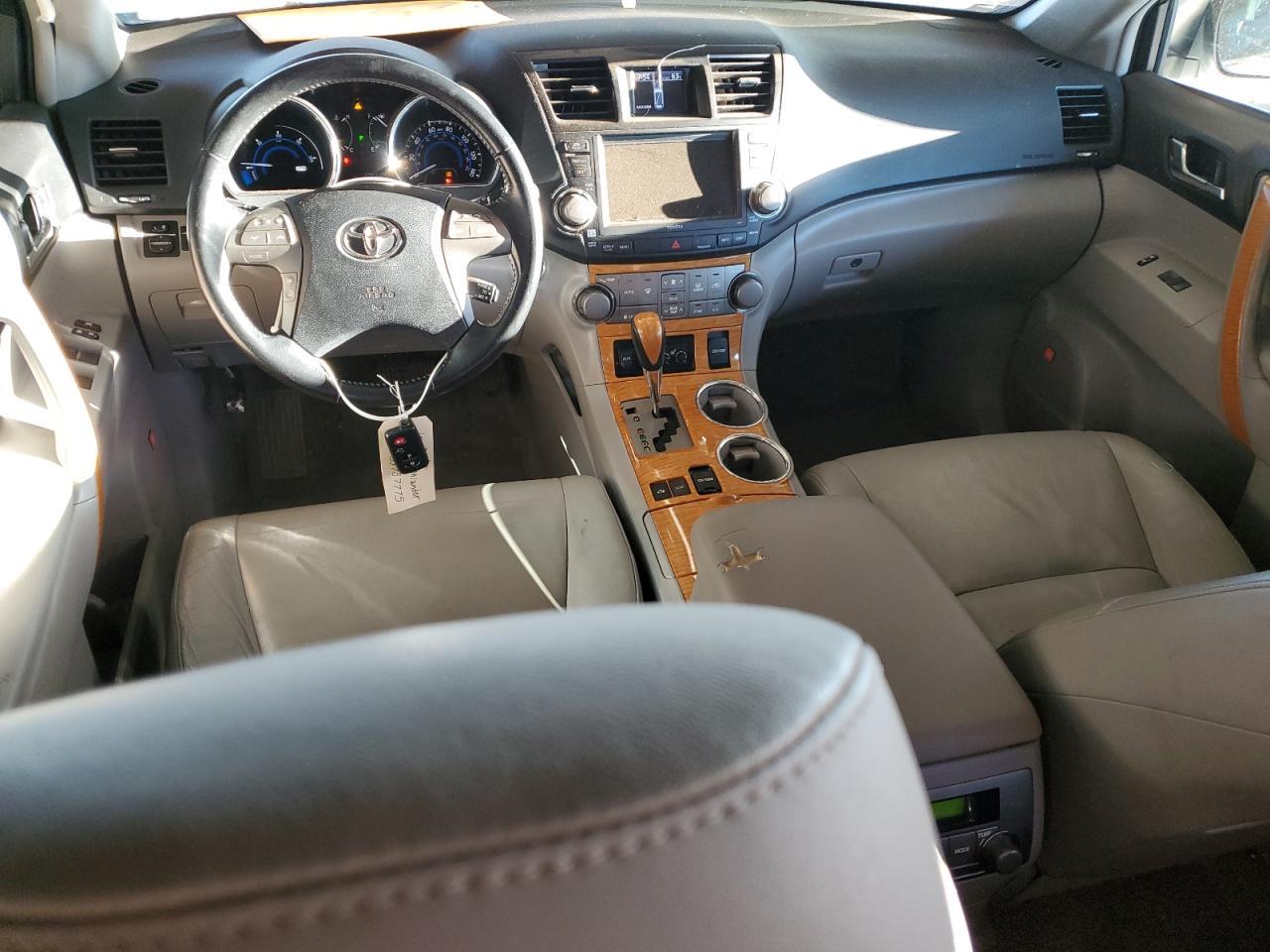 2010 TOYOTA HIGHLANDER