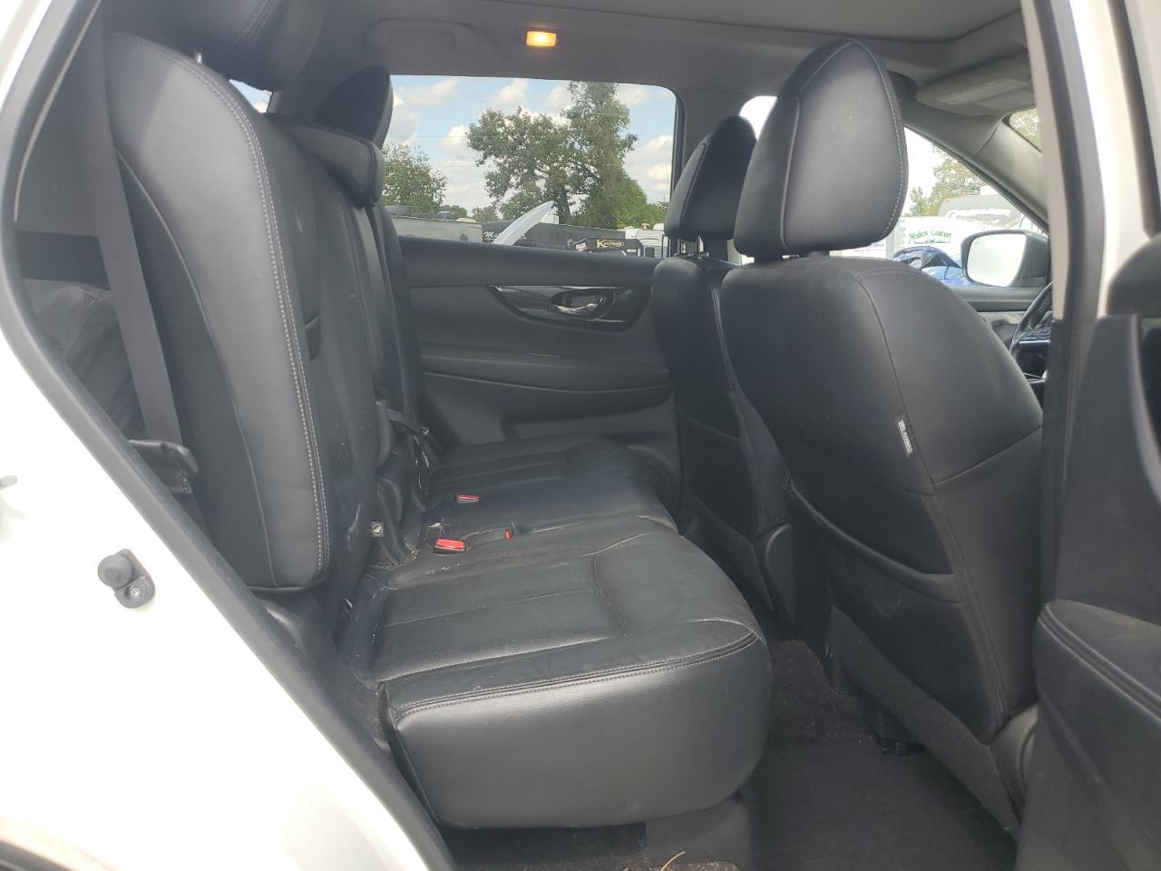 2017 NISSAN ROGUE