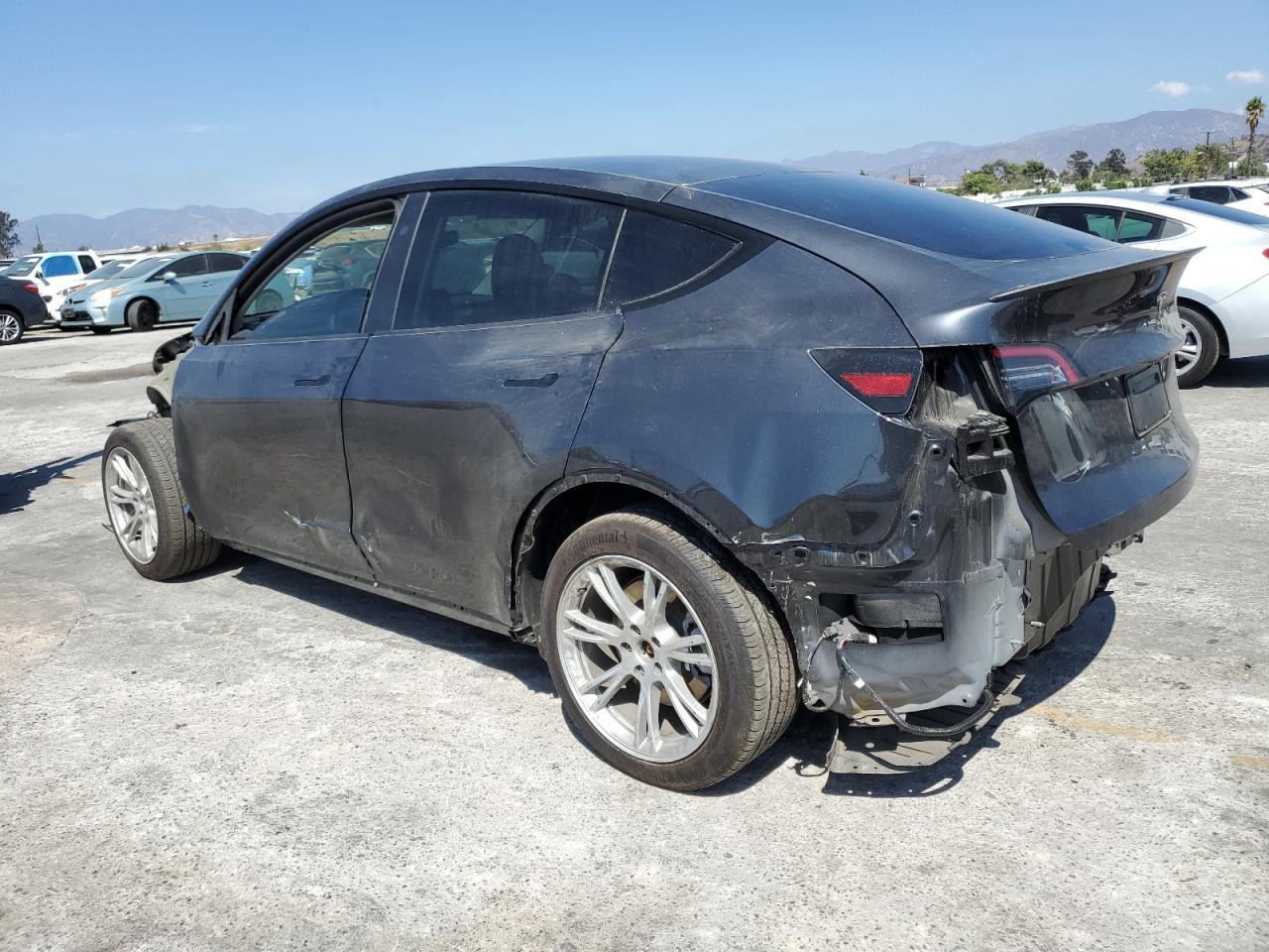 2024 TESLA MODEL Y