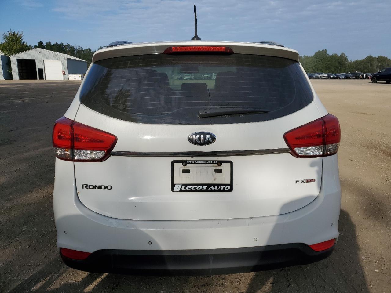 2015 KIA RONDO