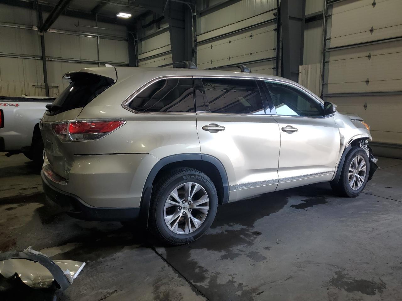 2015 TOYOTA HIGHLANDER
