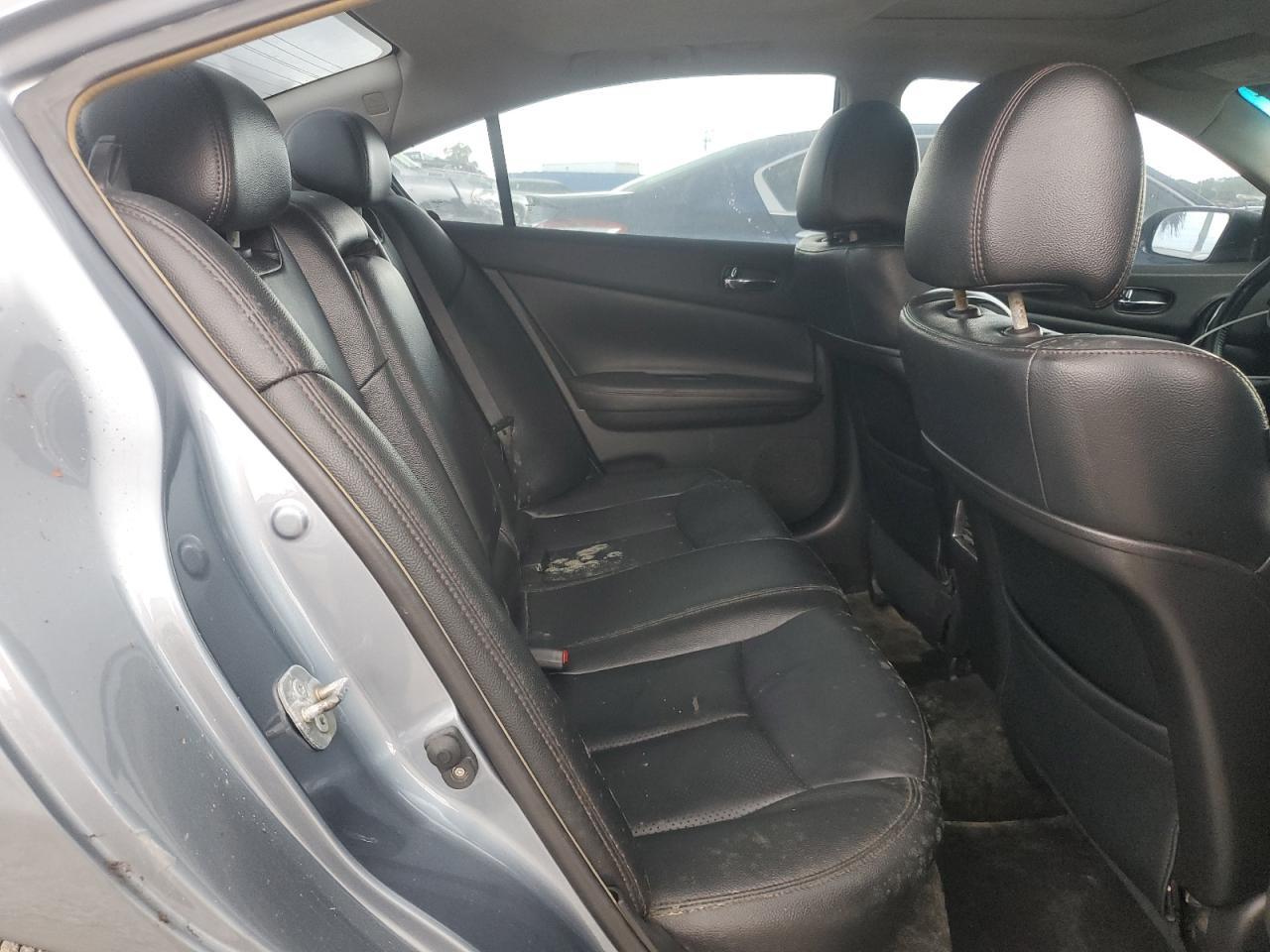 2011 NISSAN Maxima