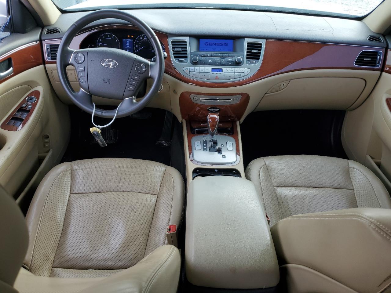 2013 HYUNDAI GENESIS