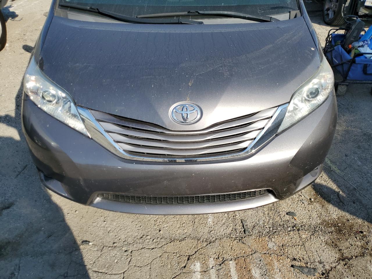 2016 TOYOTA SIENNA