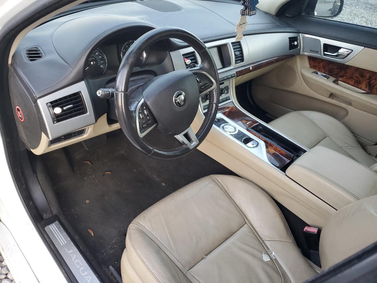 2014 JAGUAR XF