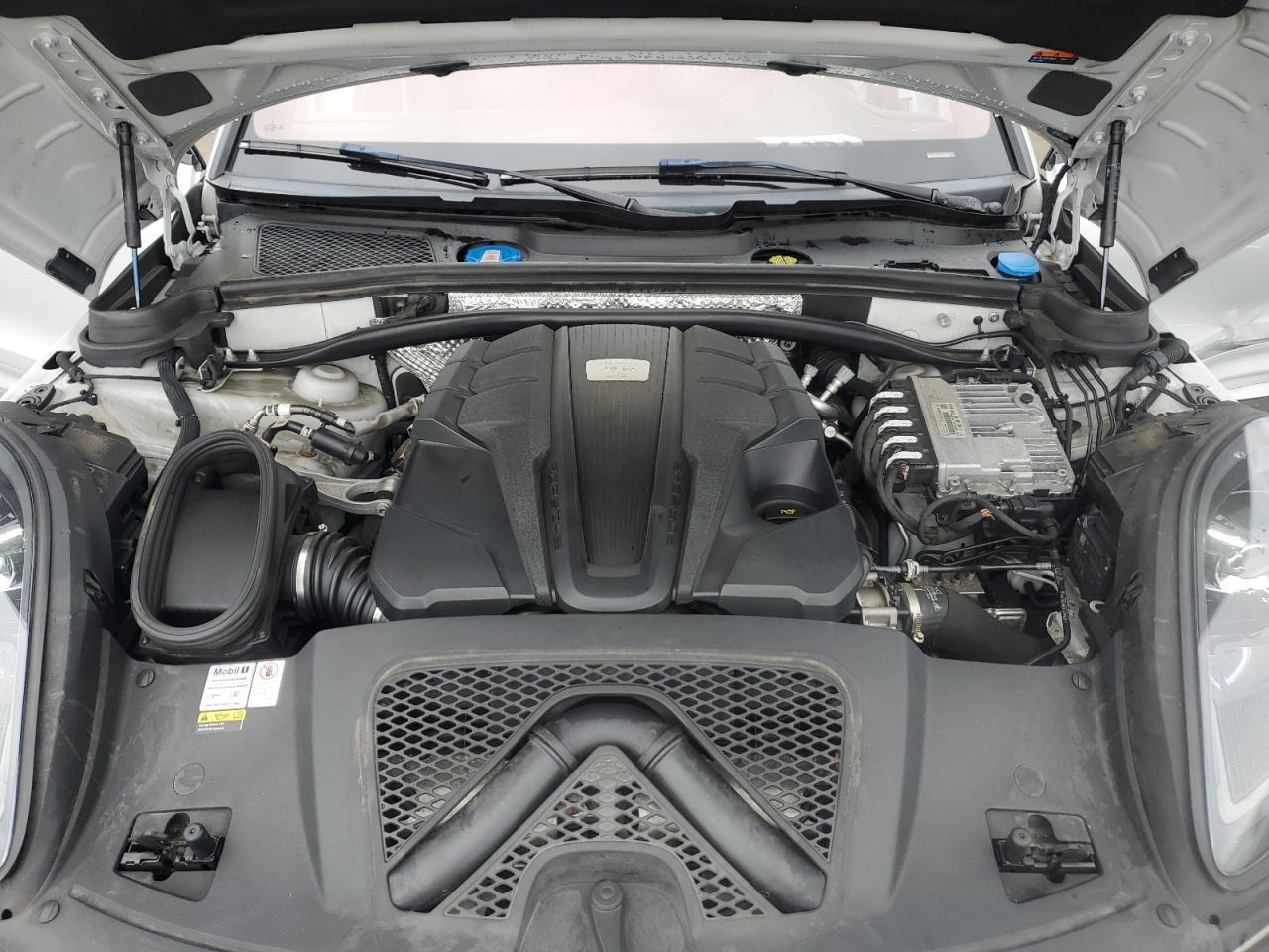2022 PORSCHE Macan
