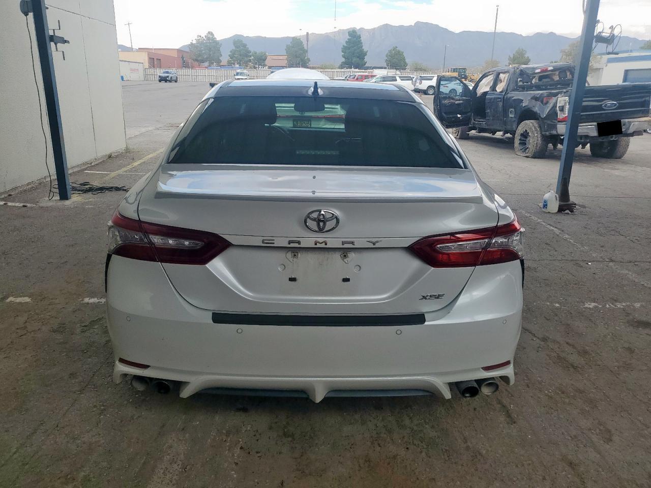 2018 TOYOTA CAMRY