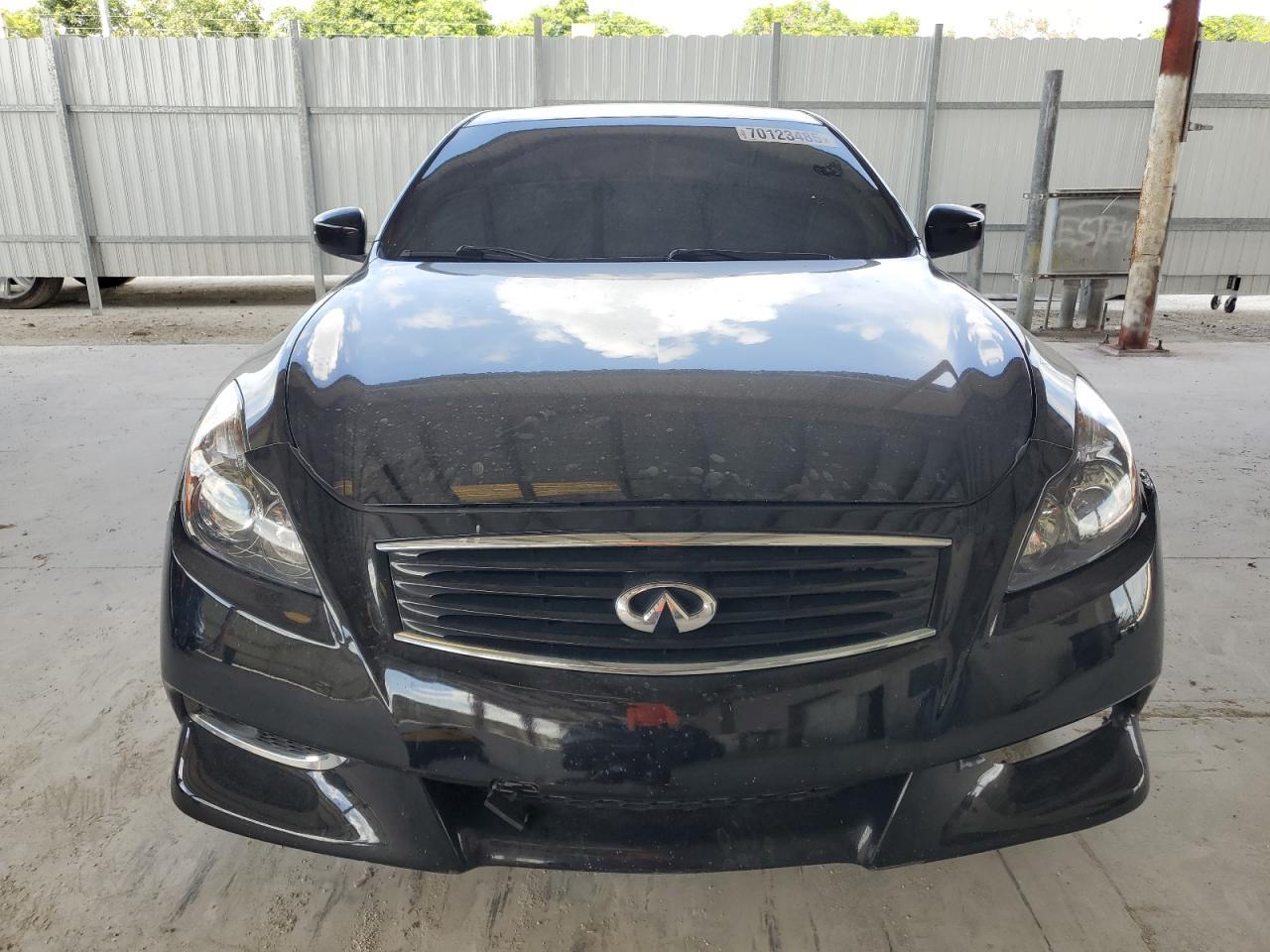 2011 INFINITI G37