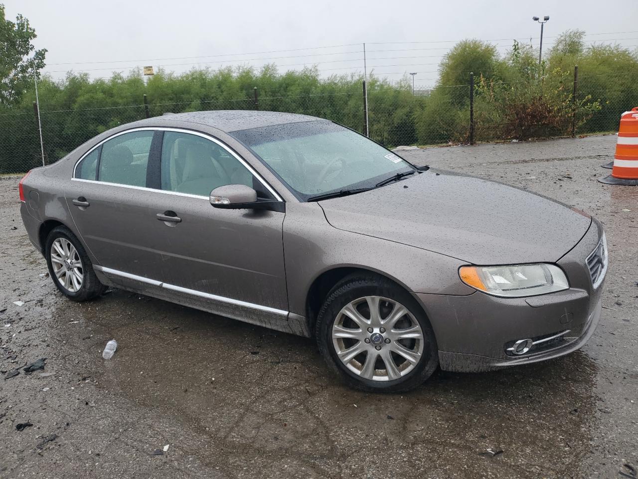 2010 VOLVO S80