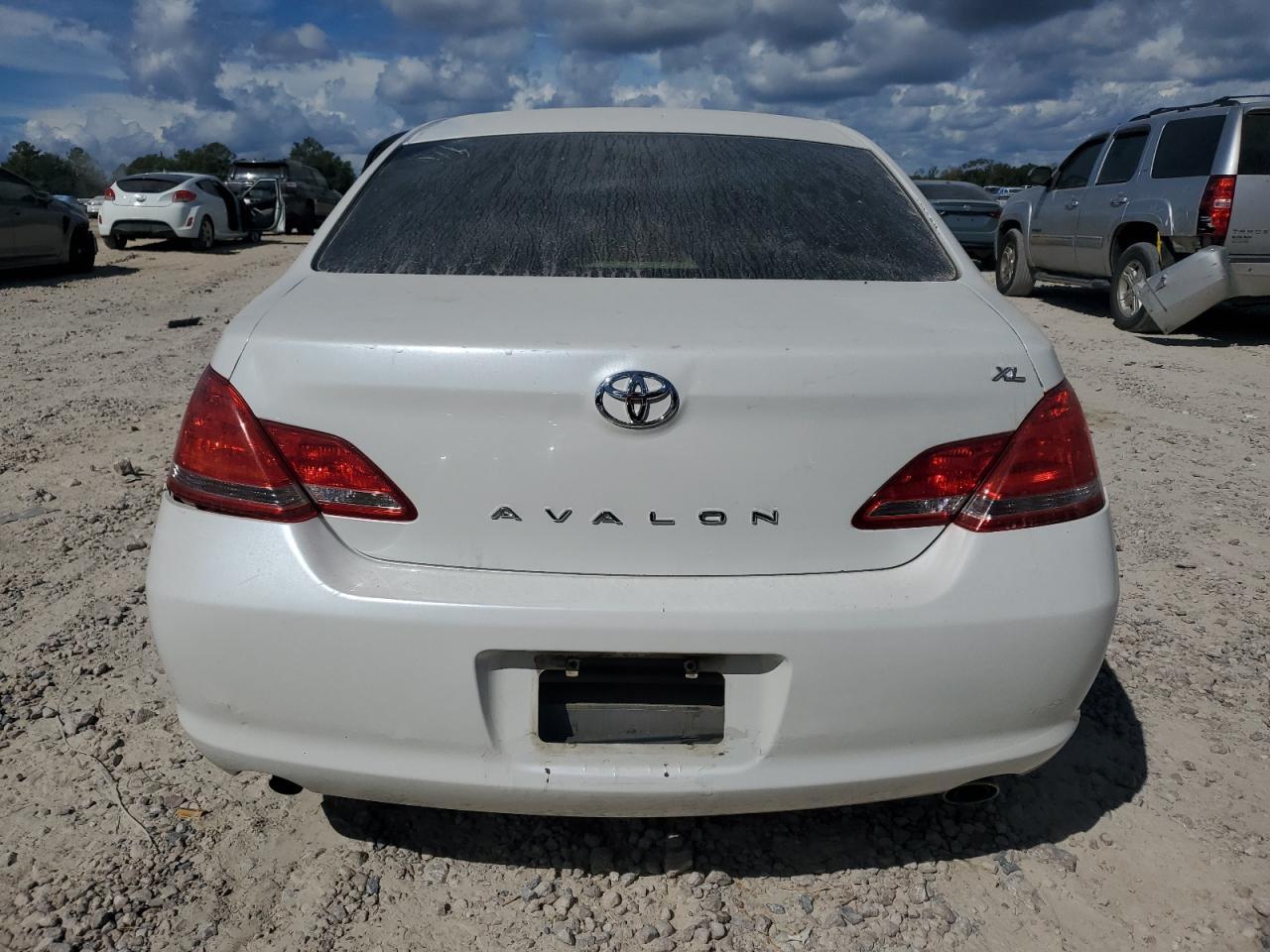 2005 TOYOTA Avalon
