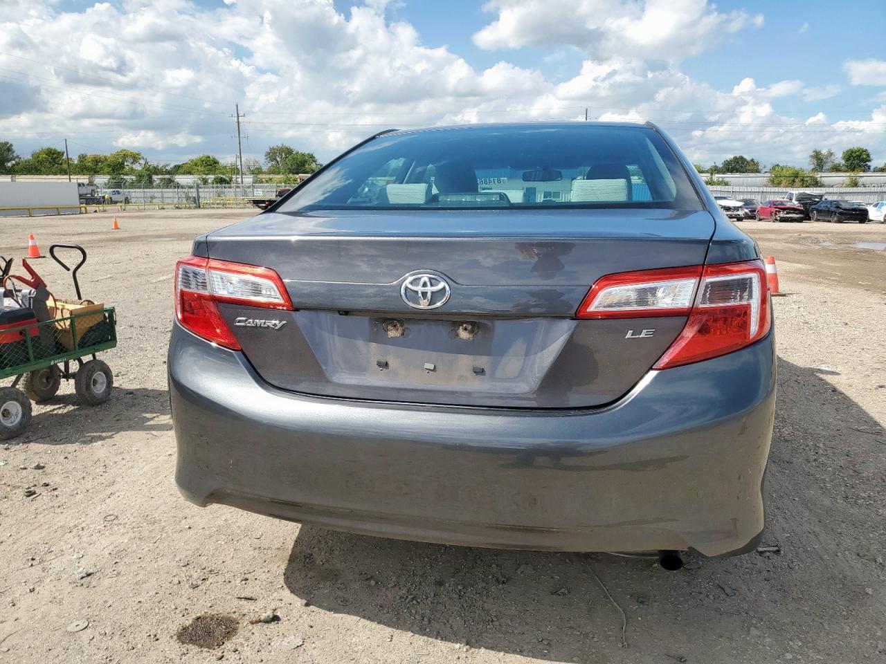 2014 TOYOTA CAMRY