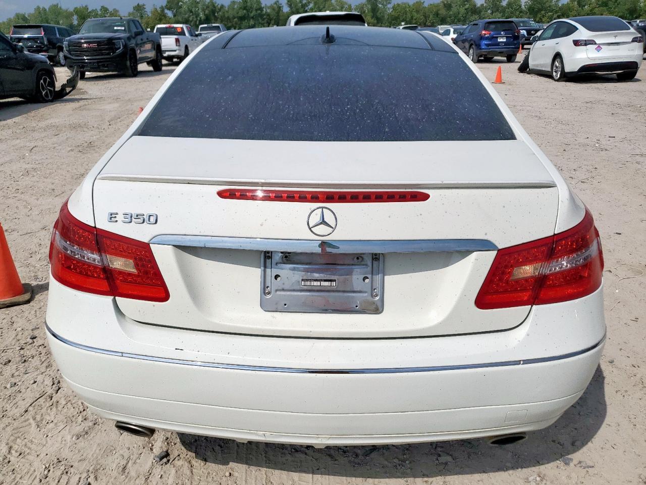 2012 MERCEDES-BENZ E-Class