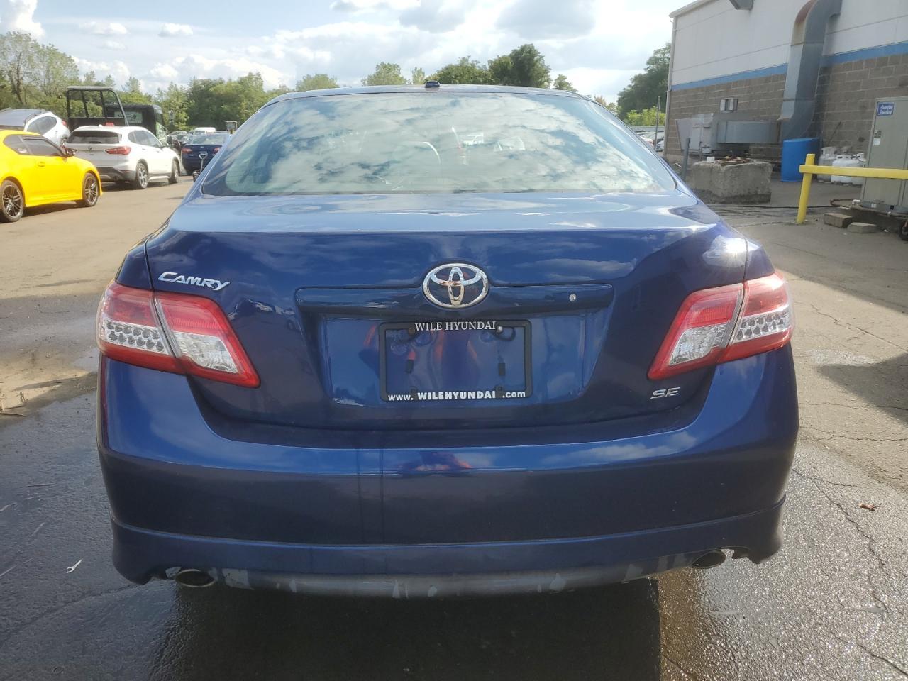 2011 TOYOTA CAMRY