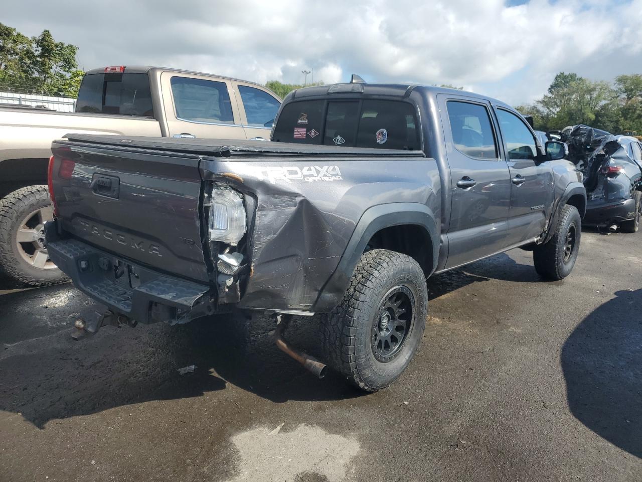 2016 TOYOTA TACOMA