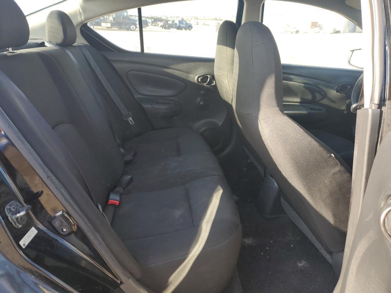 2017 NISSAN VERSA