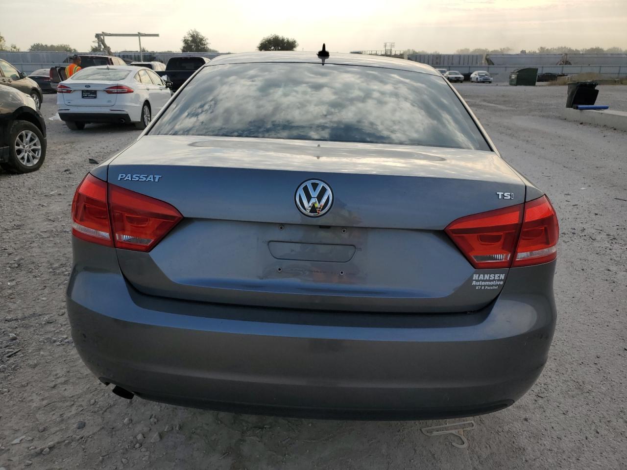 2015 VOLKSWAGEN Passat