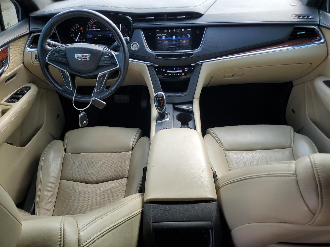 2017 CADILLAC XT5