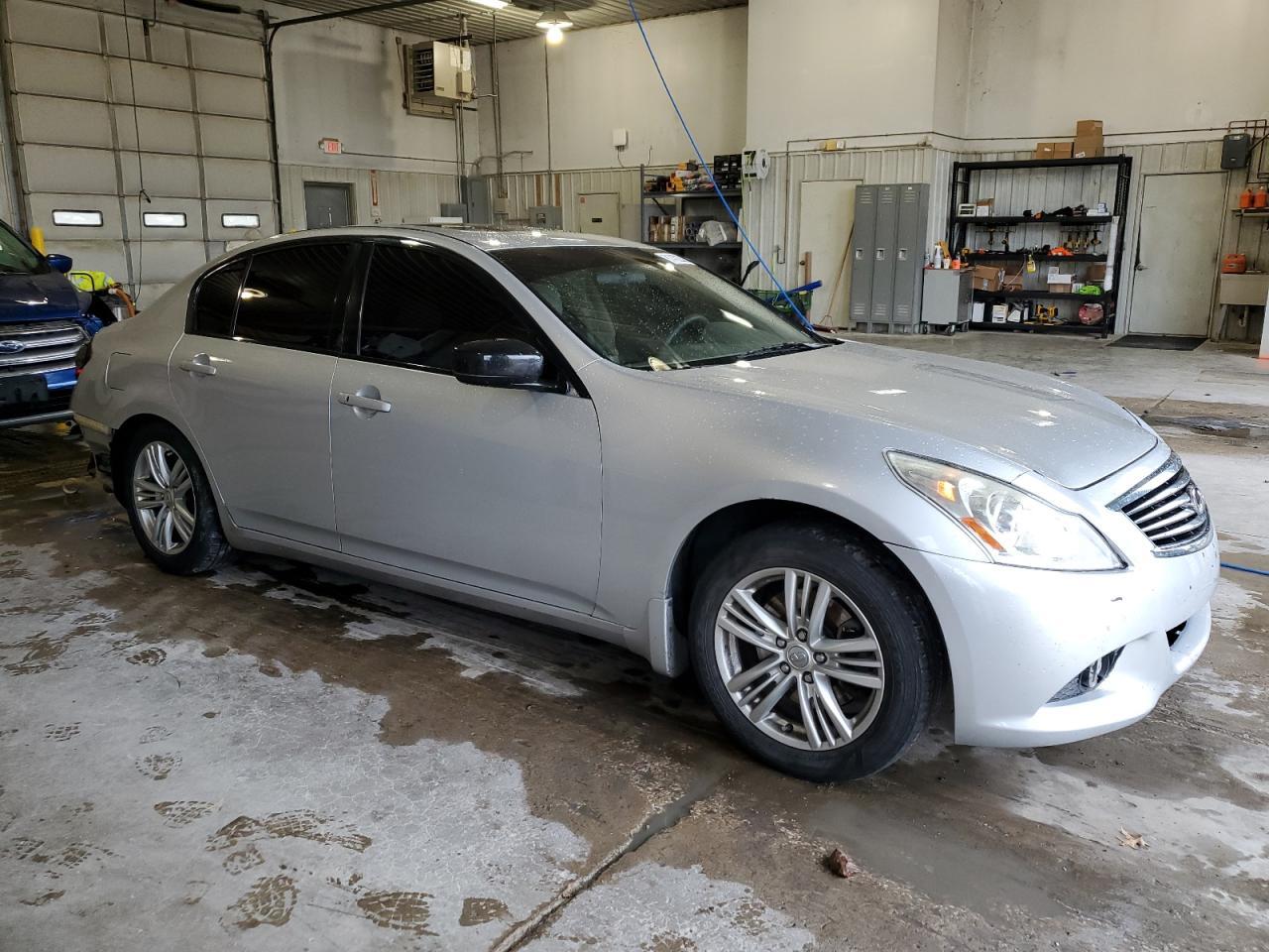 2011 INFINITI G37