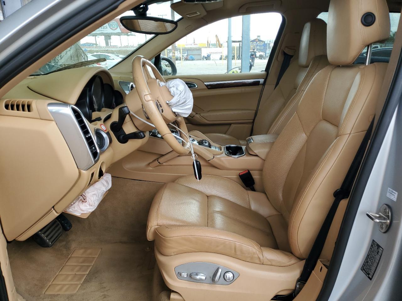 2012 PORSCHE CAYENNE