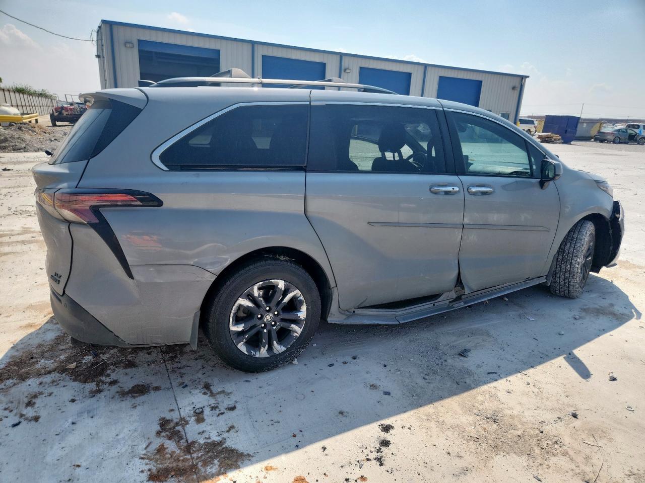 2024 TOYOTA SIENNA