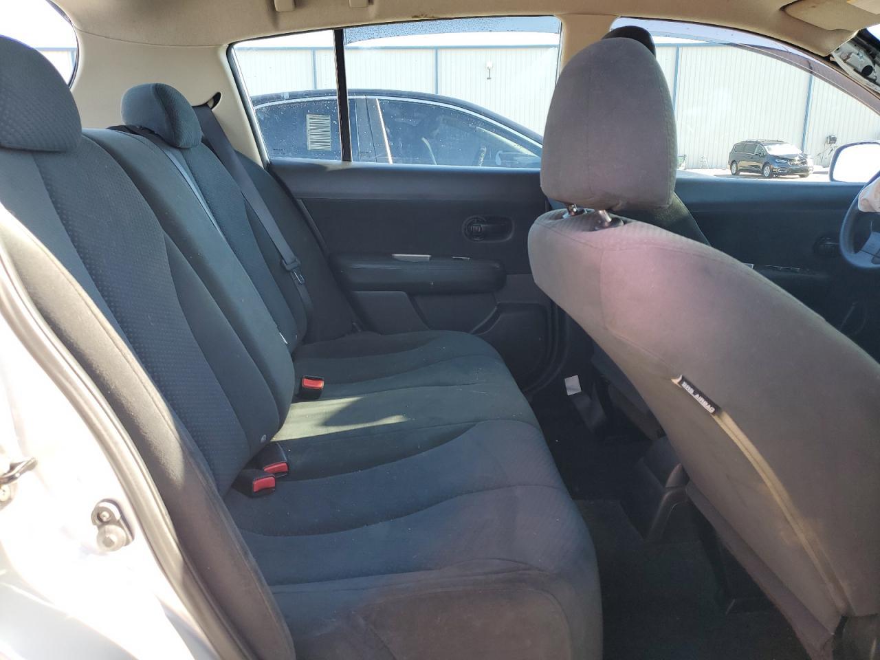 2010 NISSAN VERSA