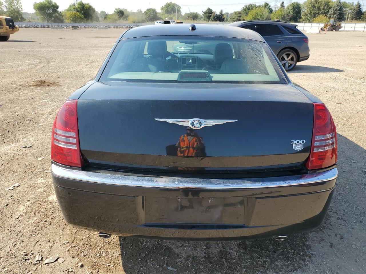 2005 CHRYSLER 300