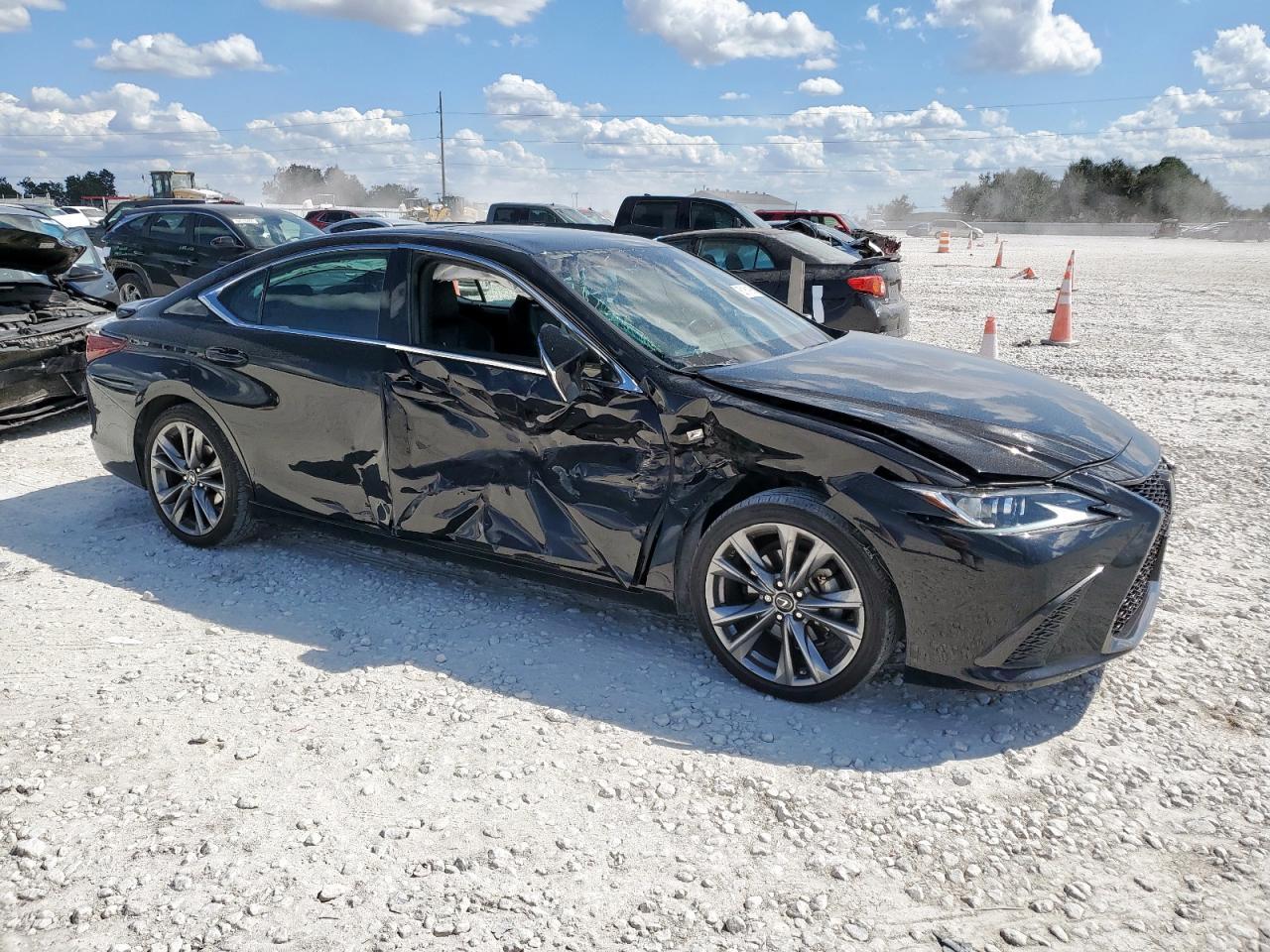2020 LEXUS Es