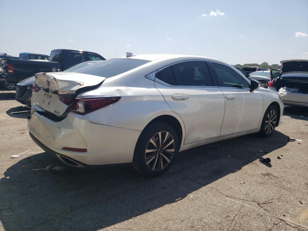 2019 LEXUS Es