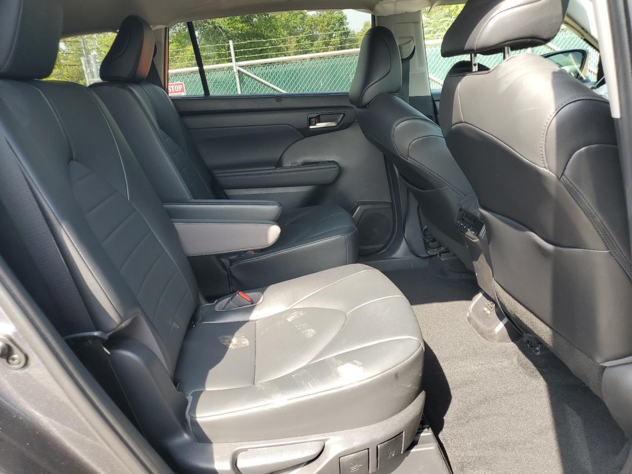 2021 TOYOTA HIGHLANDER