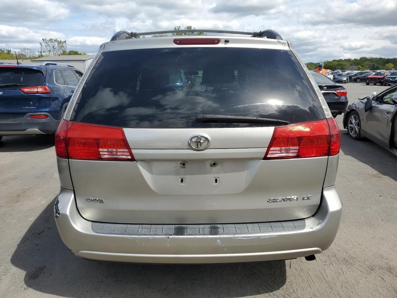 2004 TOYOTA SIENNA