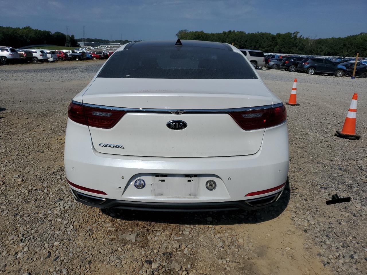 2017 KIA Cadenza