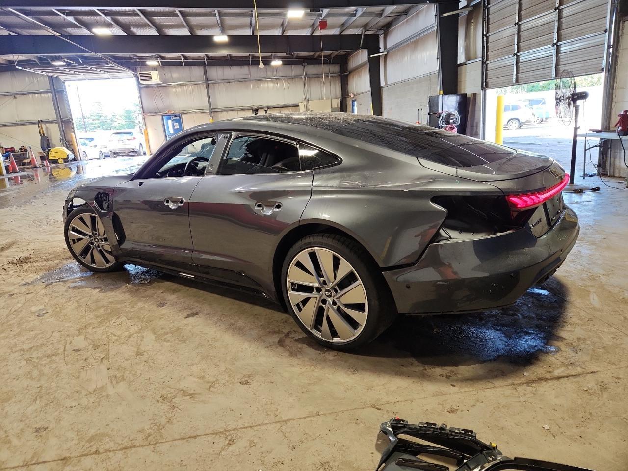 2022 AUDI e-tron GT