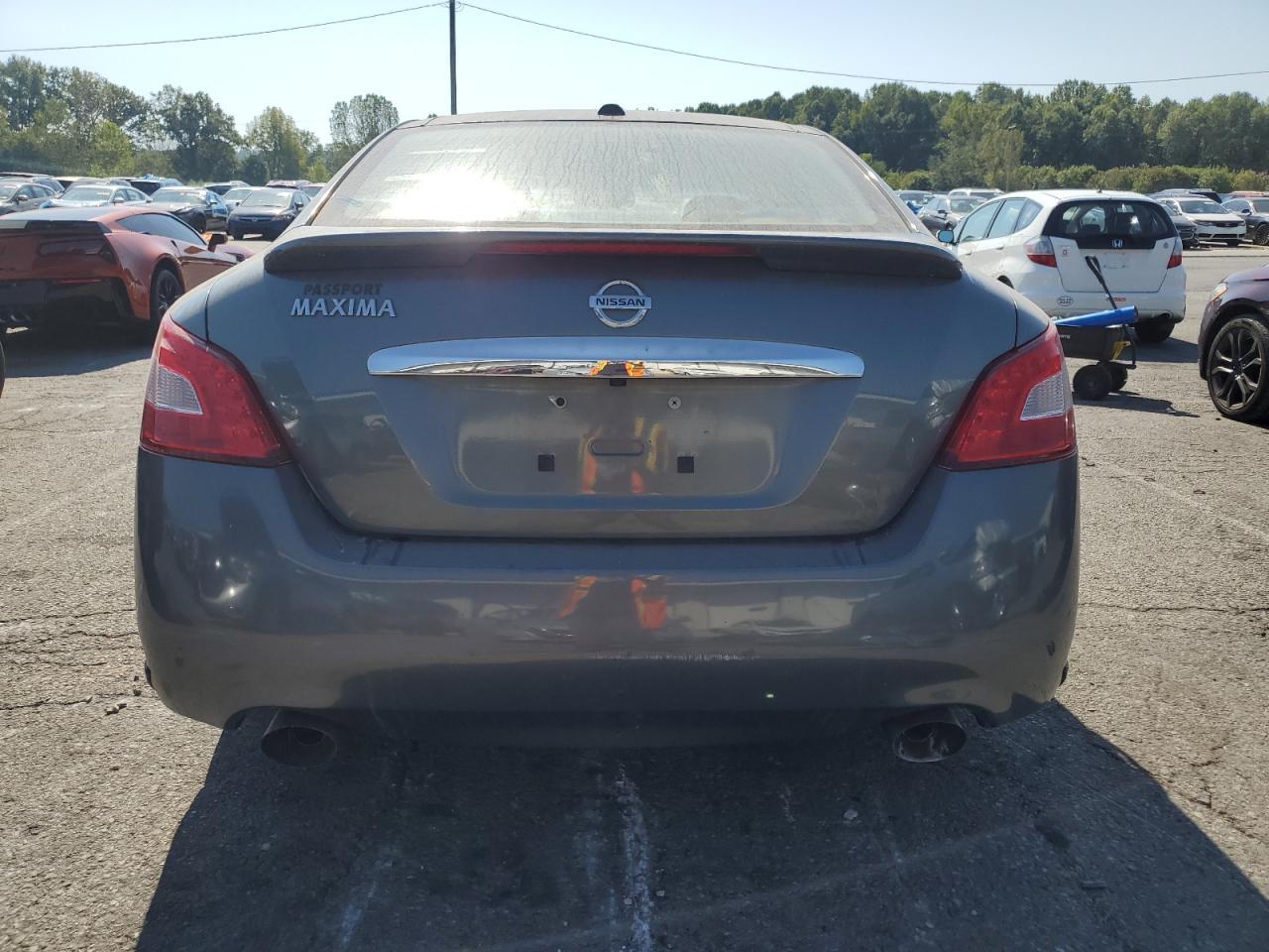 2010 NISSAN Maxima