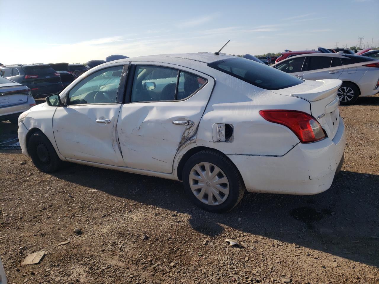 2016 NISSAN VERSA