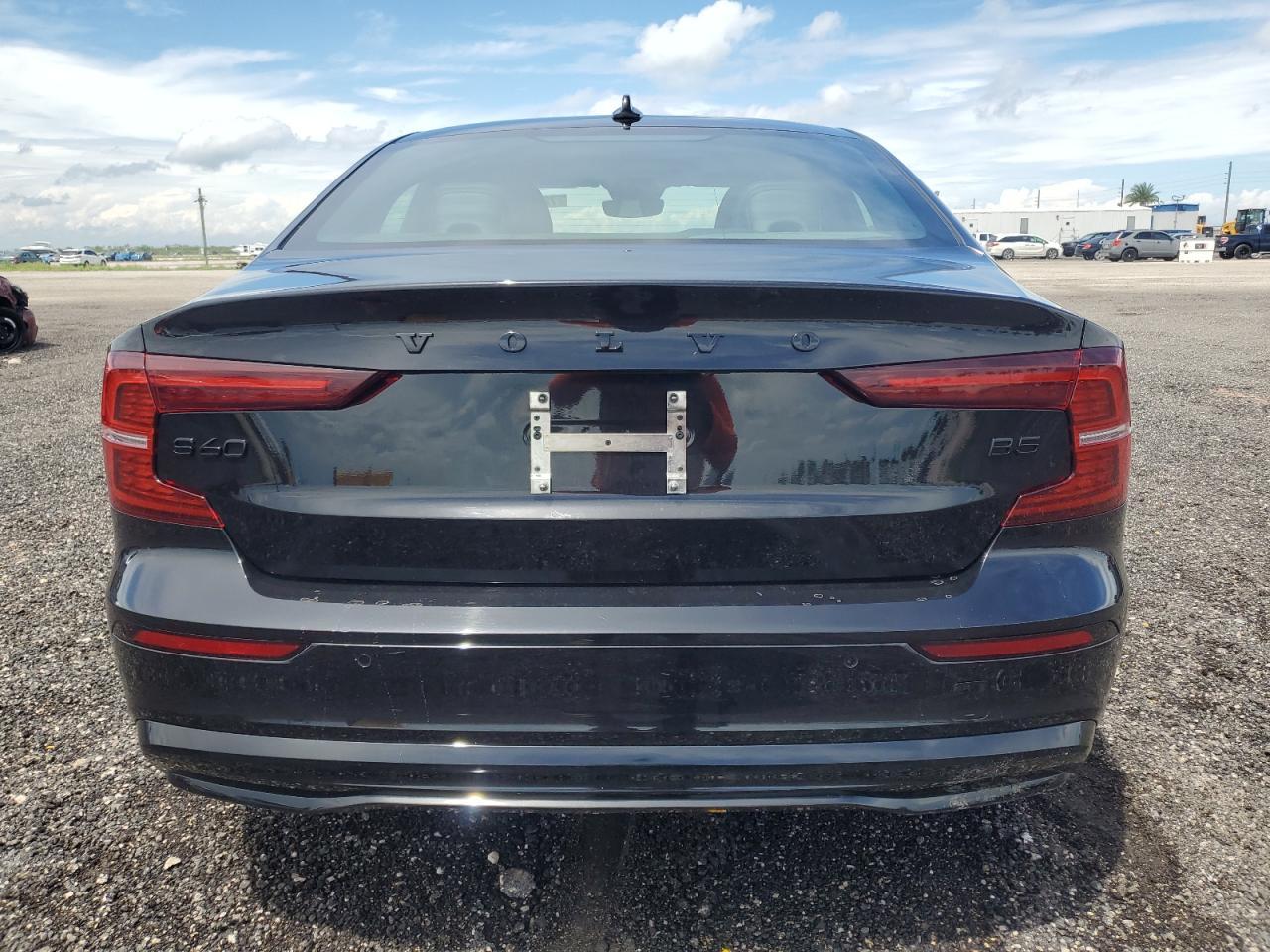 2024 VOLVO S60