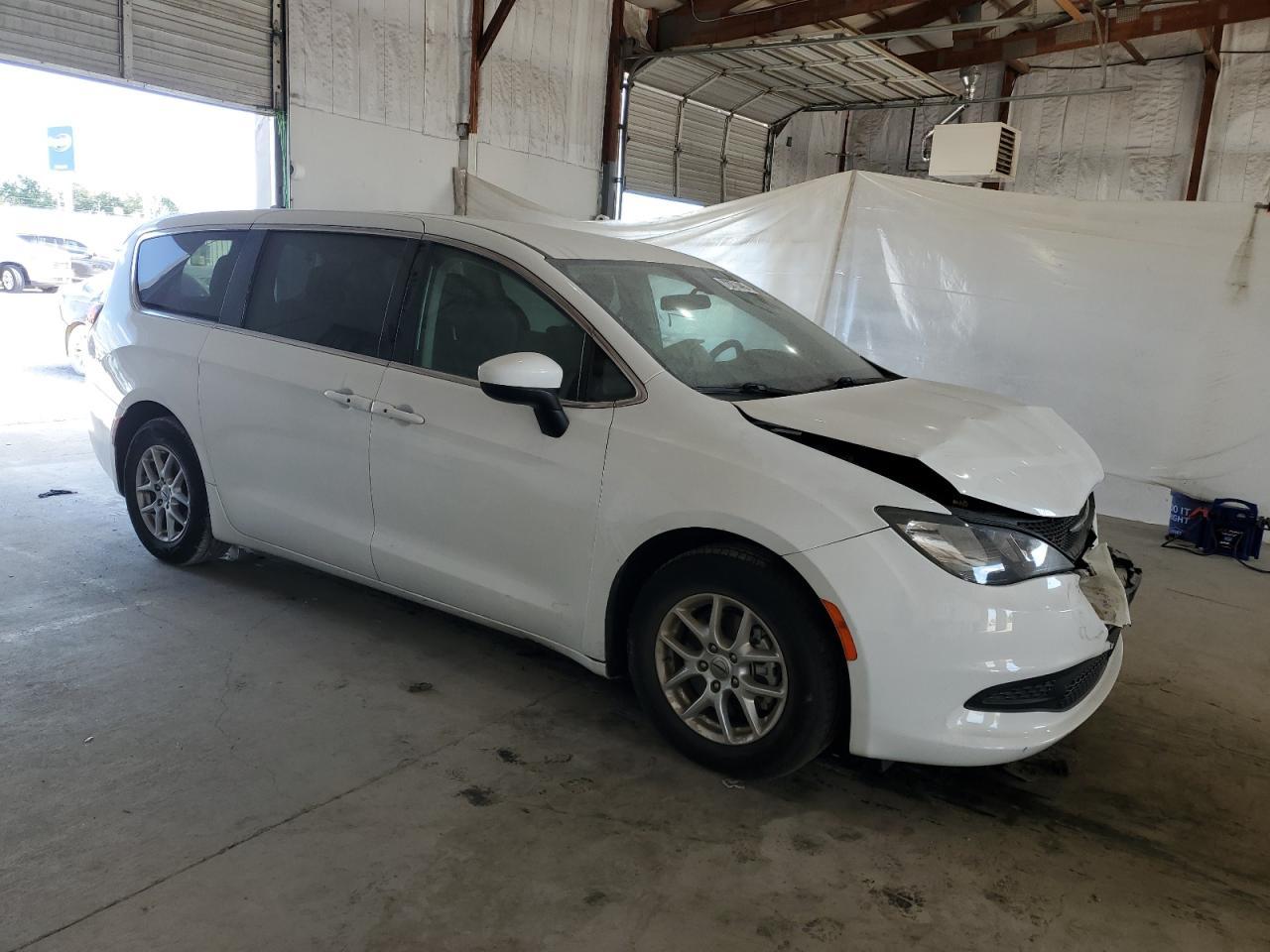 2022 CHRYSLER Voyager