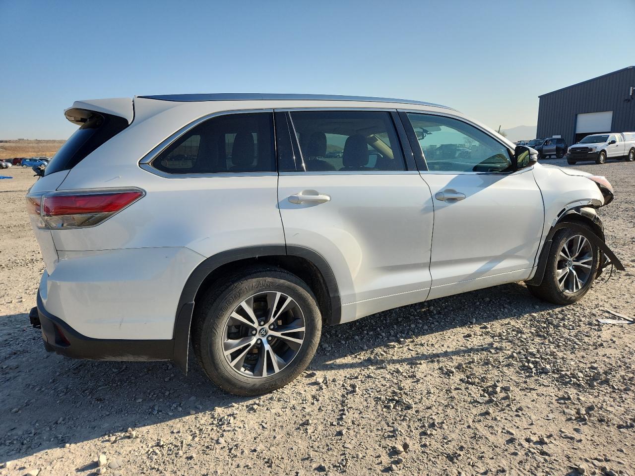 2016 TOYOTA HIGHLANDER