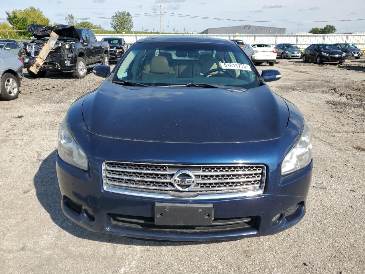 2010 NISSAN Maxima