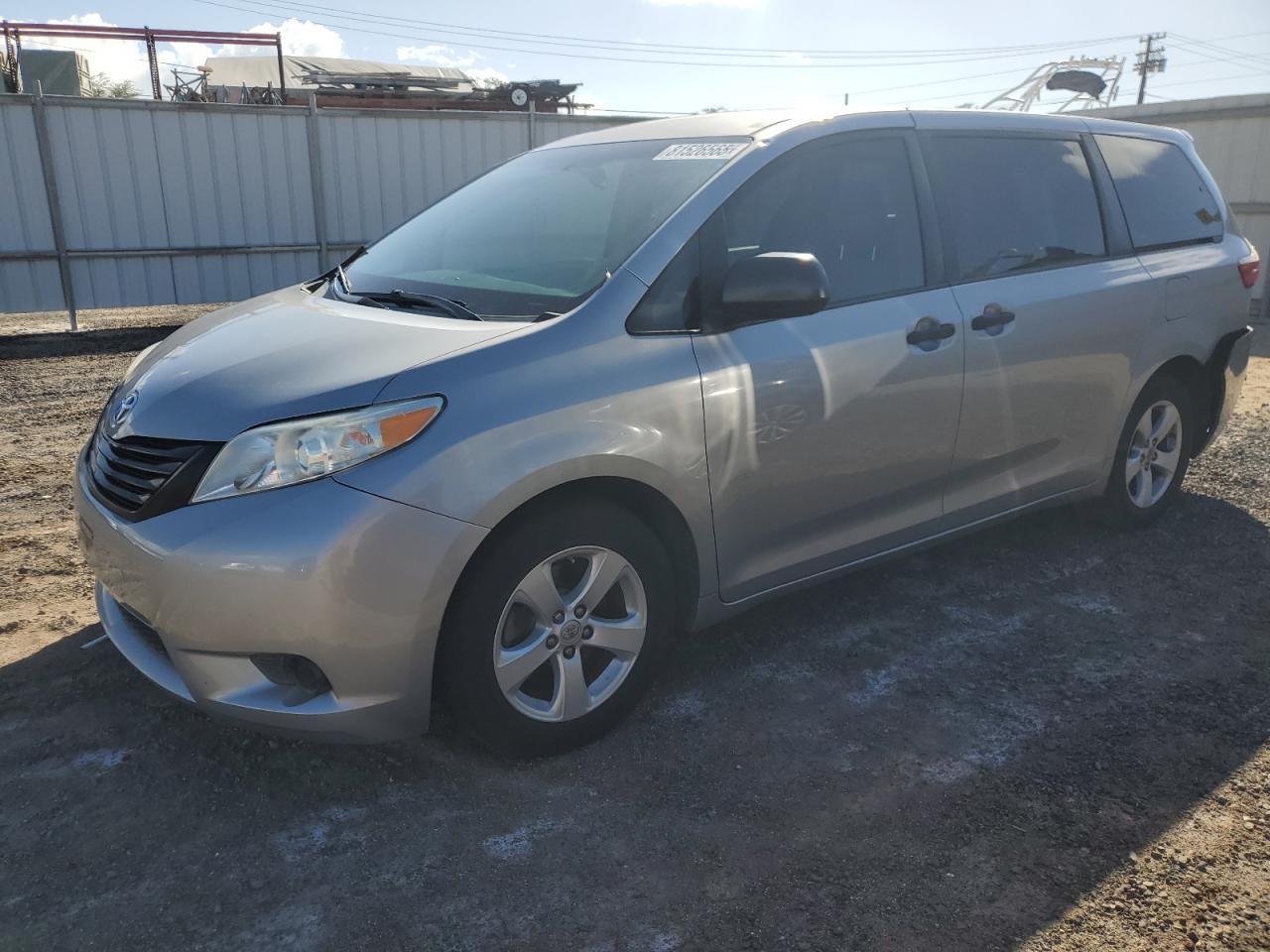2015 TOYOTA SIENNA