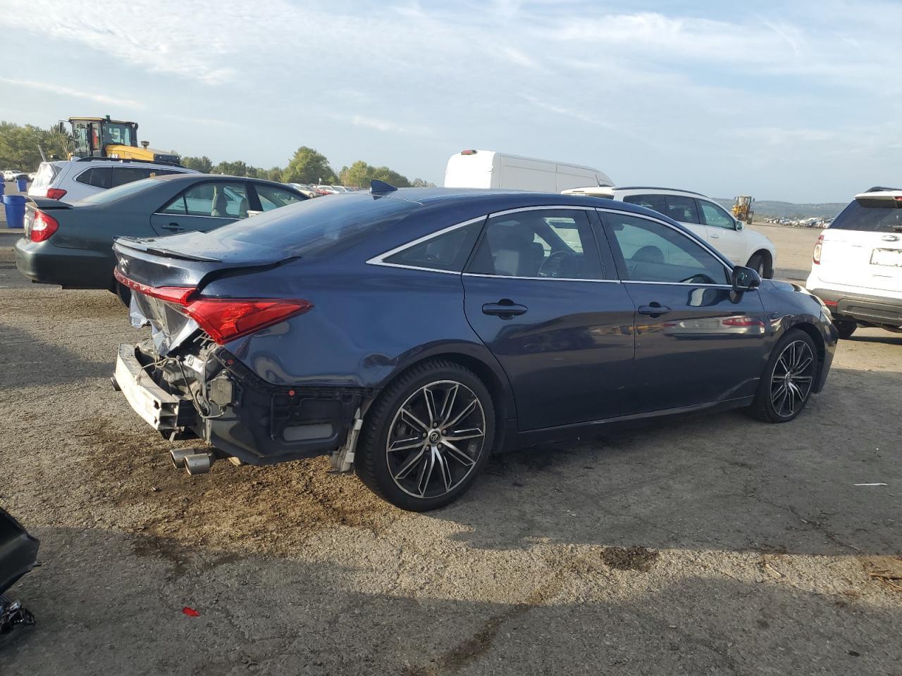 2019 TOYOTA Avalon