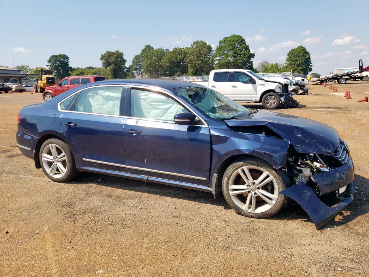 2015 VOLKSWAGEN Passat