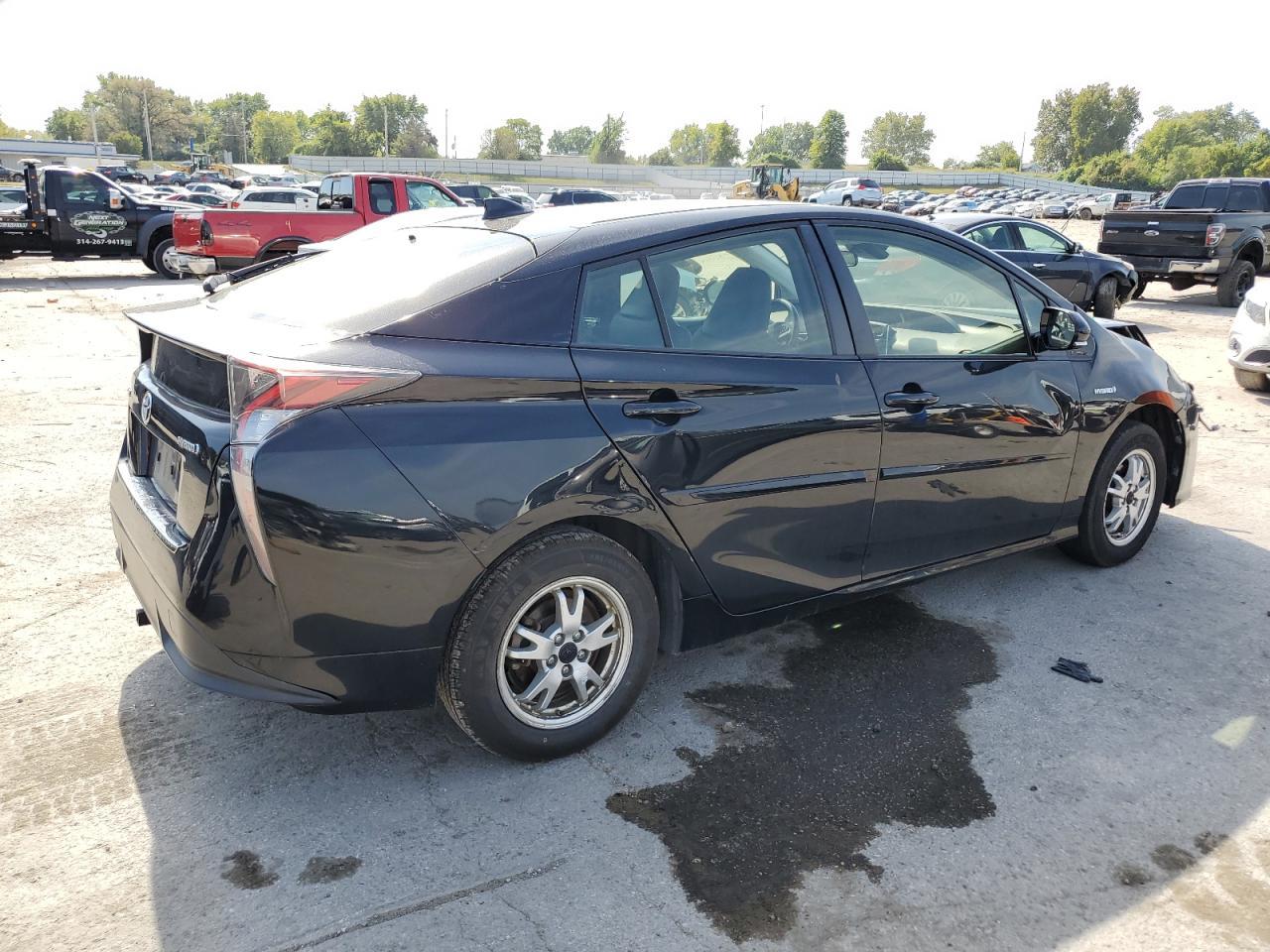2016 TOYOTA PRIUS