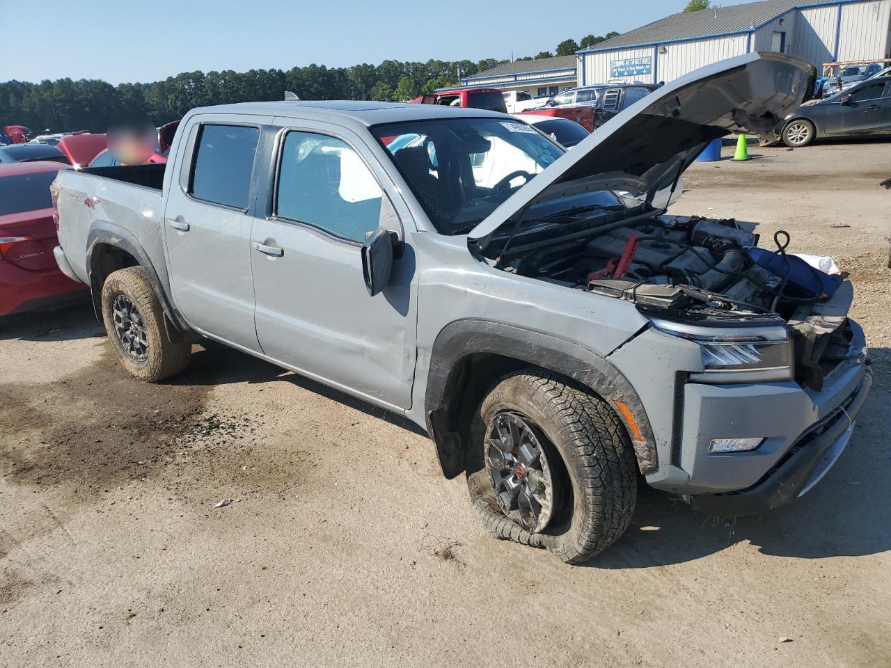 2024 NISSAN Frontier