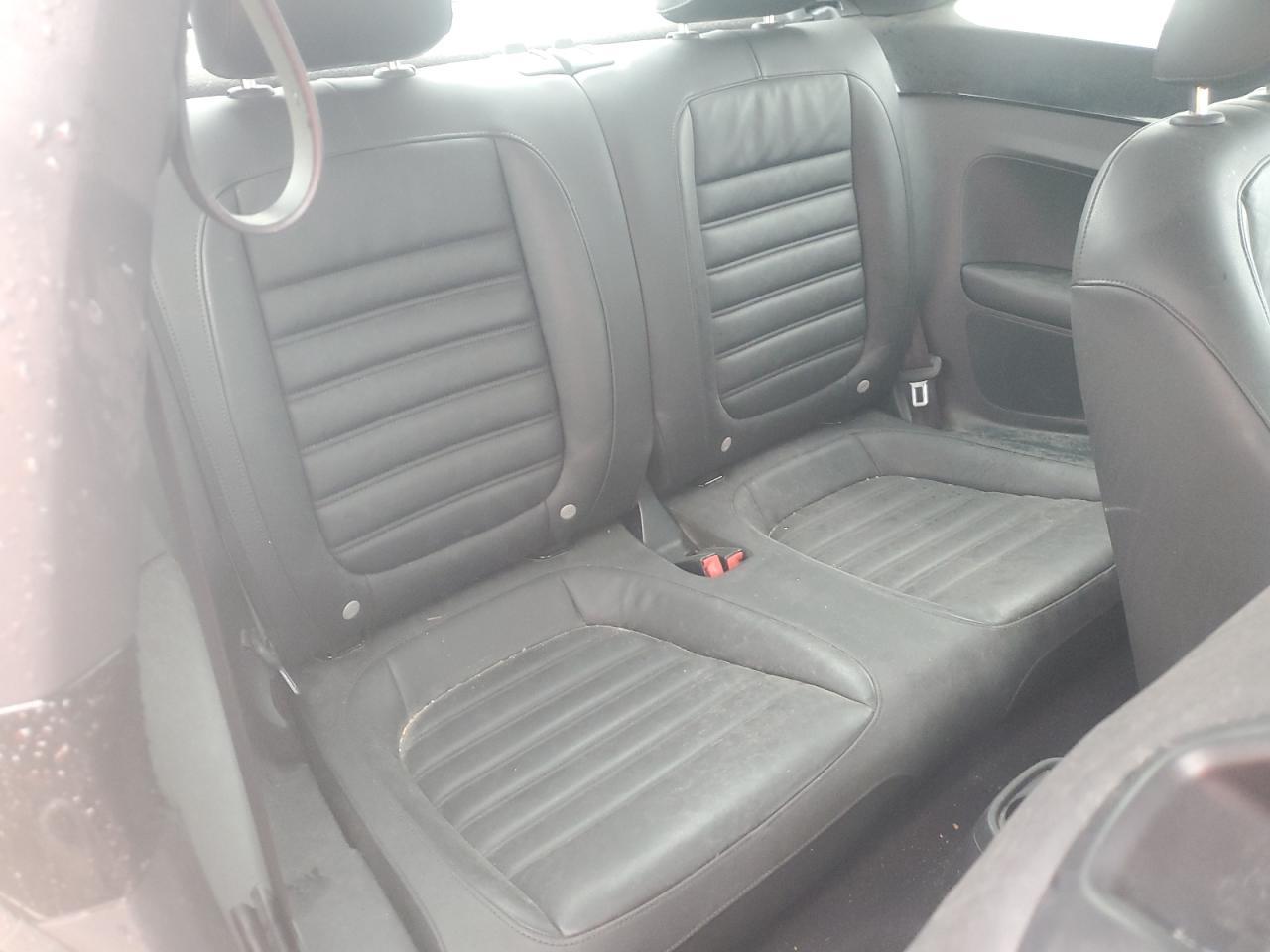 2013 VOLKSWAGEN Beetle