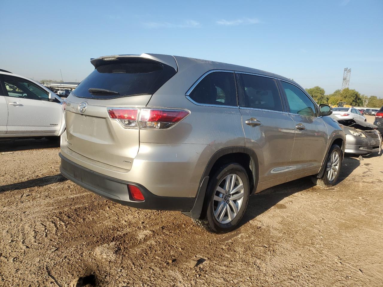 2016 TOYOTA HIGHLANDER