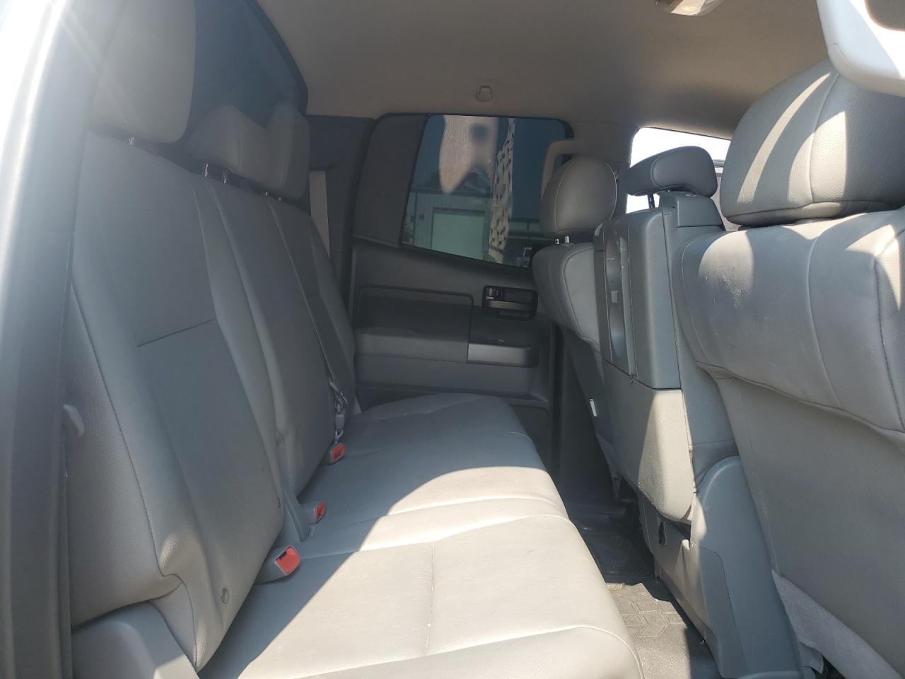 2011 TOYOTA TUNDRA