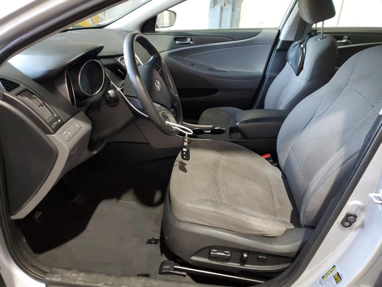 2011 HYUNDAI SONATA