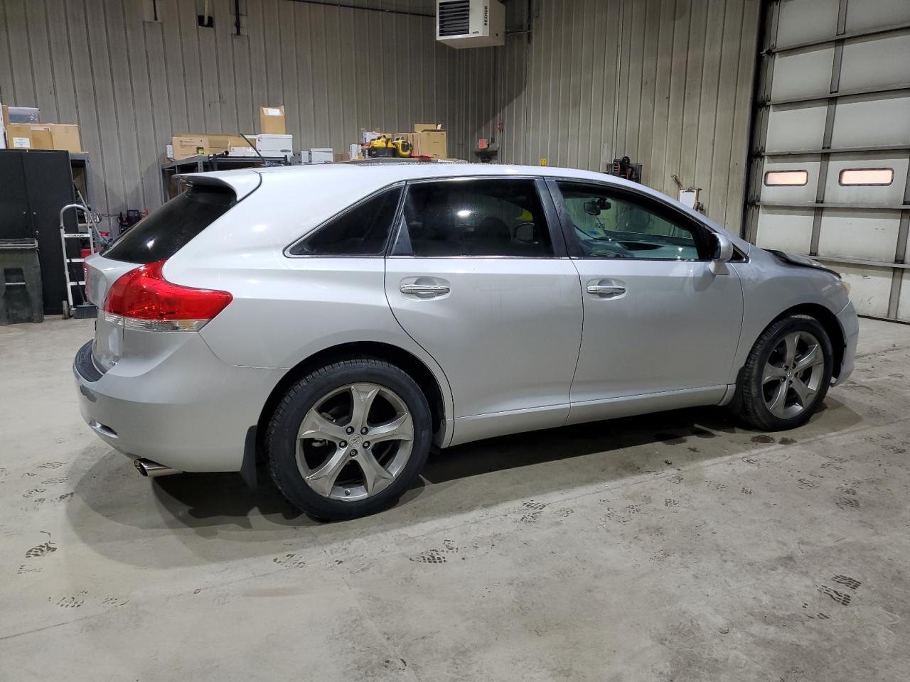2010 TOYOTA VENZA