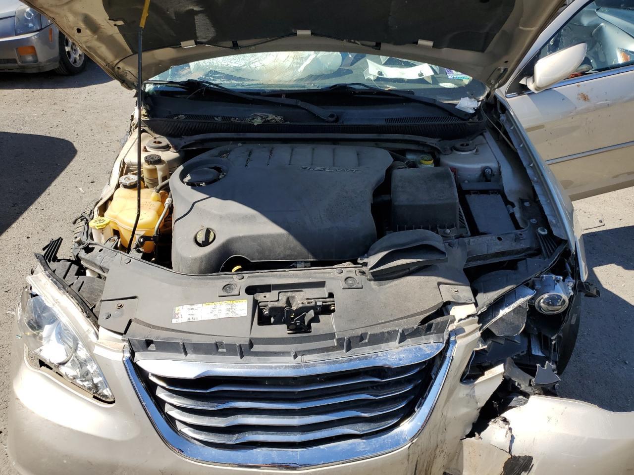 2013 CHRYSLER 200