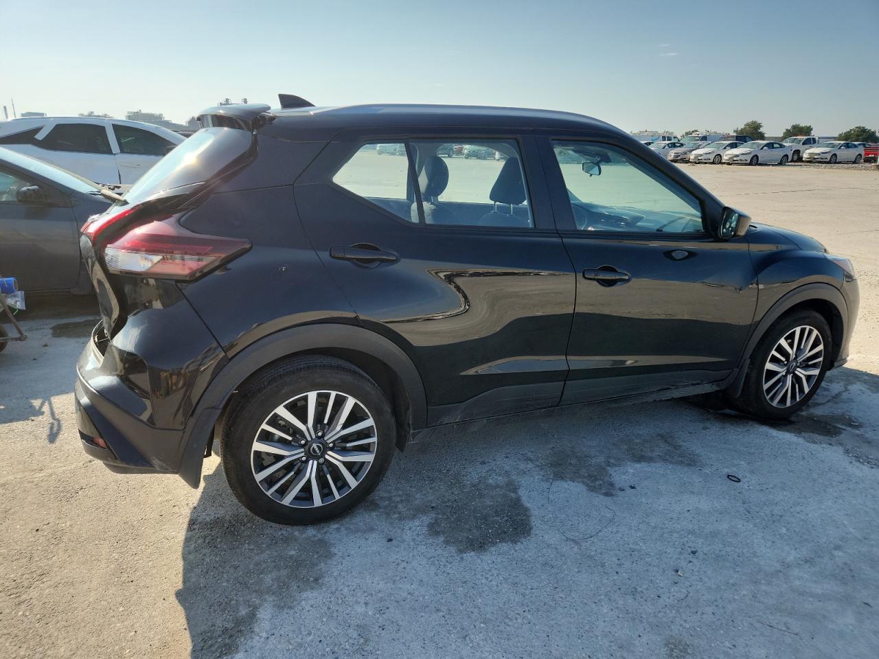 2024 NISSAN KICKS
